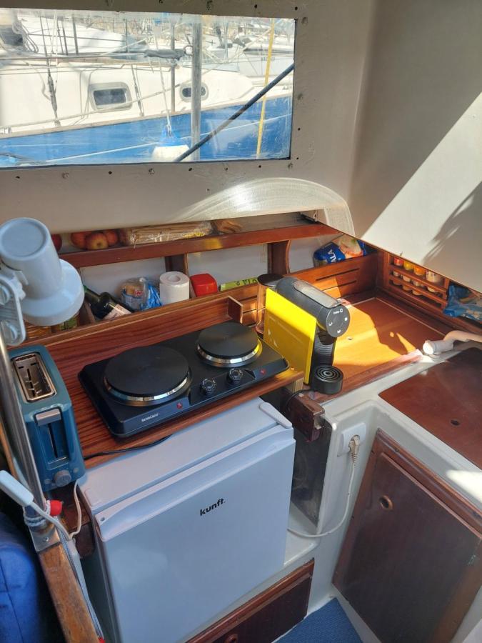 Отель Lisbon Cosy Boat Экстерьер фото
