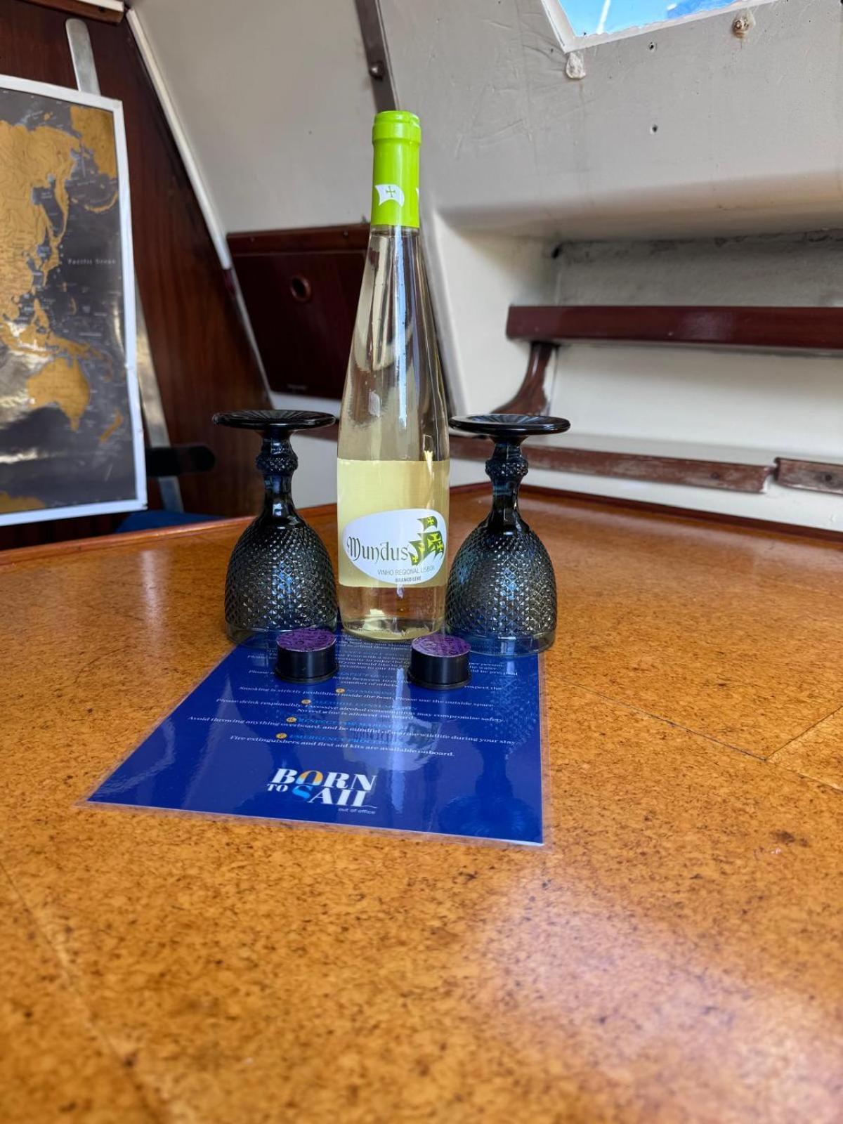 Отель Lisbon Cosy Boat Экстерьер фото